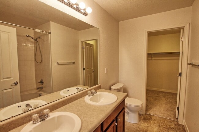 Photo - 14300 Waterside Ln Unidad 14300 Waterside Ln