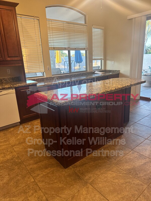 Photo - 16802 W Tonbridge St