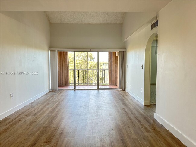 Building Photo - 706 NW 87th Ave Unit 406