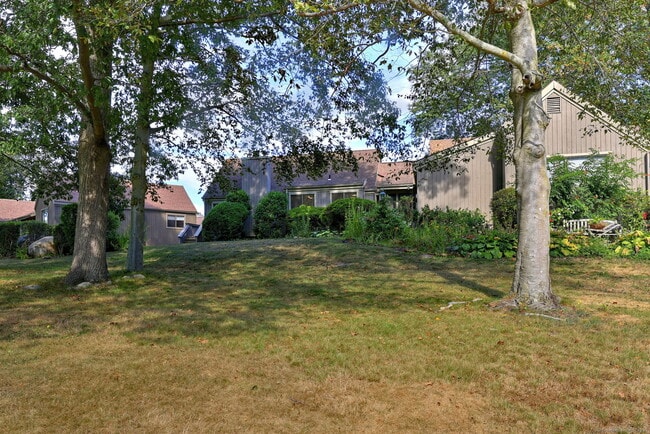 Photo - 193 Bayfield Ln Unidad B