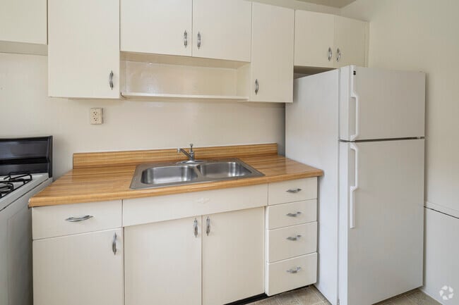 1 habitación, 1 baño - 678 pies cuadrados - Hillwood Manor Apartments