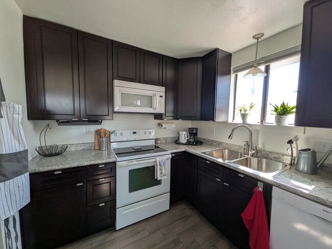 Photo - 240 N 17th St Unit 17th Street