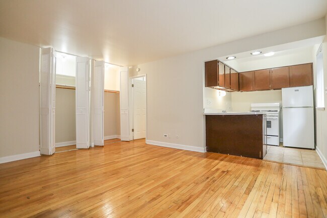 Photo - 5847 N Kenmore Ave Unit #325
