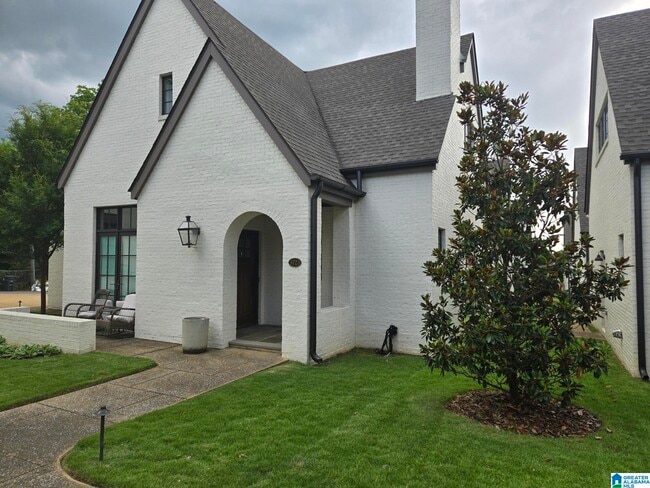 Building Photo - 3723 5th Ave S