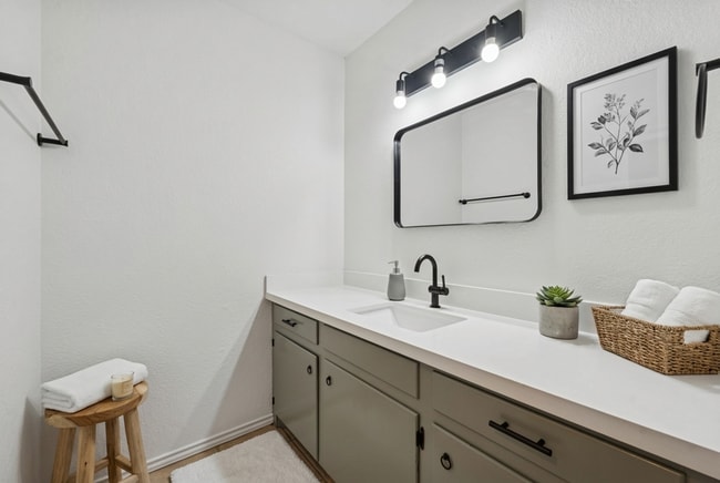 Photo - Modern Comfort, Warm Vibes Mission Gem