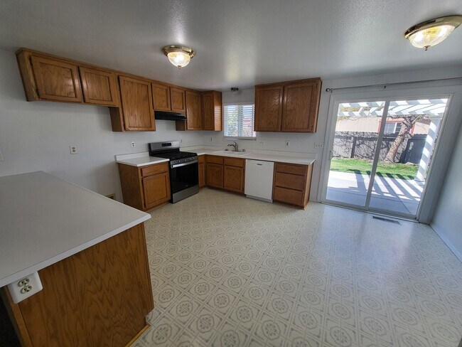 Photo - 2166 Carriage Crest Dr