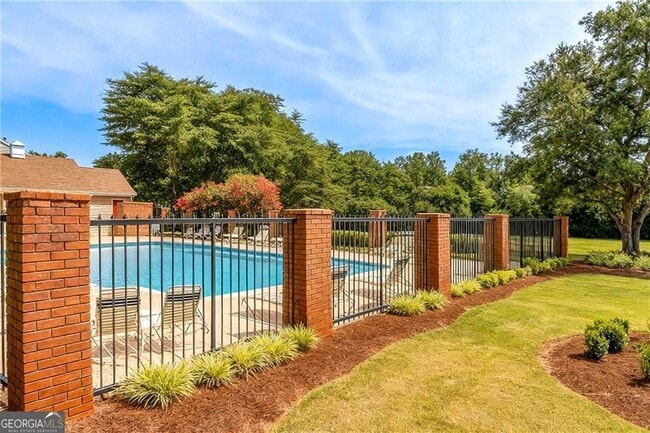 Photo - 218 Mill Creek Pl