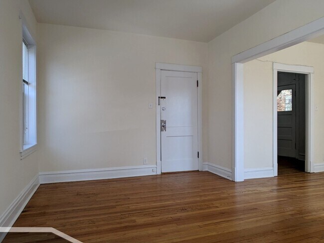 Photo - 2915 W George St Unit 2