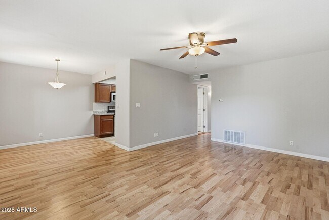 Photo - 1702 W Tuckey Ln Unit 132