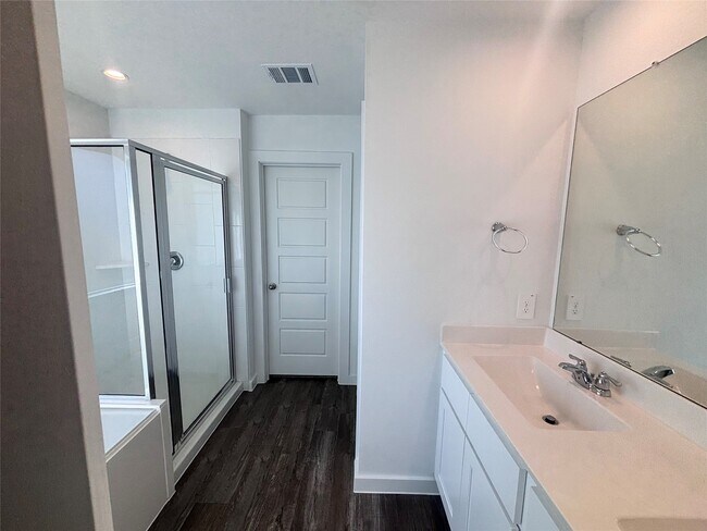 Photo - 1119 Fringed Bluestar Dr