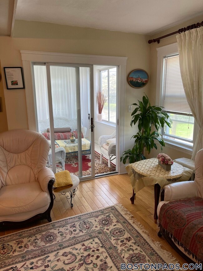 Photo - 10 Fessenden Rd Unit 2