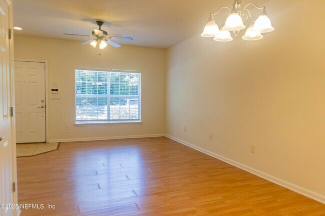 Photo - 8087 Summerside Cir