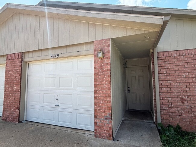 Photo - 4337-4349 W Bluebird St Townhome