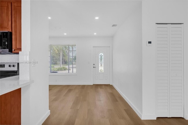 Photo - 4900 SW 106th Ave