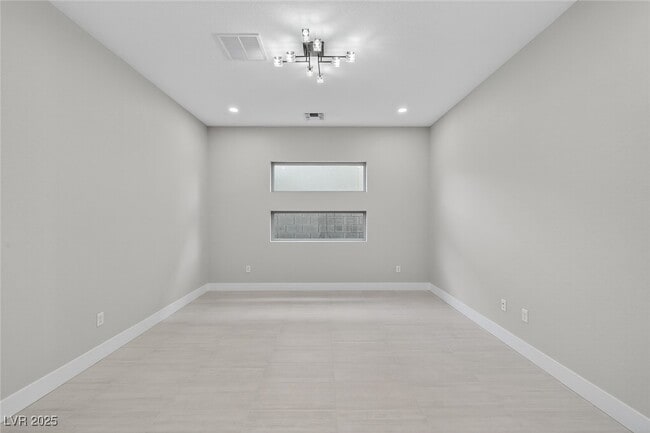 Building Photo - 10663 Stone Ledge Ave