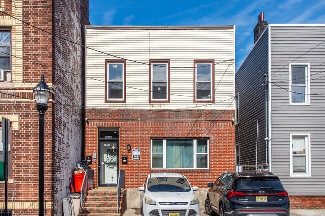 Building Photo - 2903 Central Ave Unit 2nd Floor