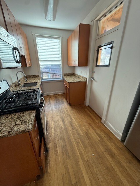 Photo - 2139 W Lunt Ave Unit 3