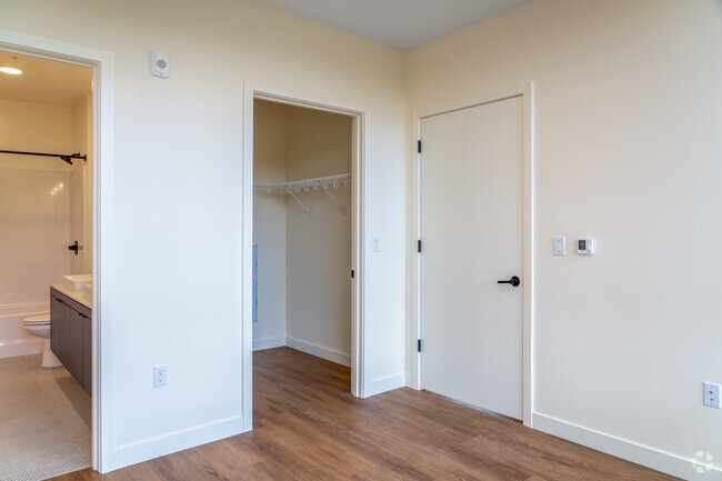 2BR, 2BA, - 1044SF - Master Bedroom