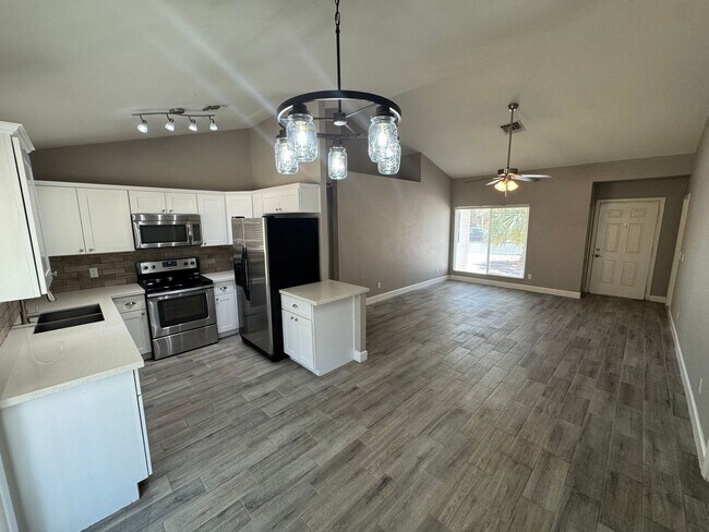 Photo - Stunning 3-bedroom, 2-bathroom home located in the highly sought-after city of Chandler, AZ.