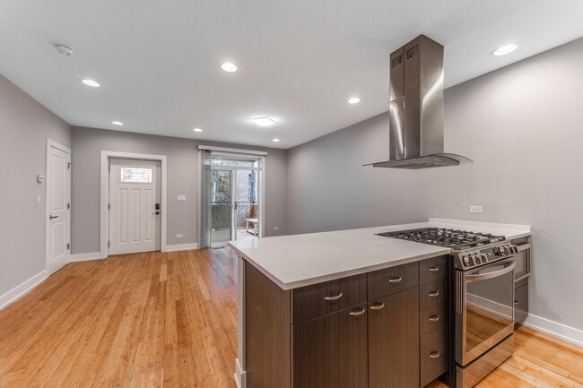 Photo - 1337 W. Walton