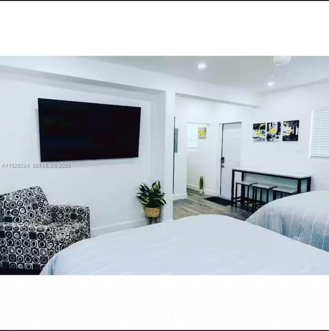 Photo - 1352 NW 52nd St Unit B