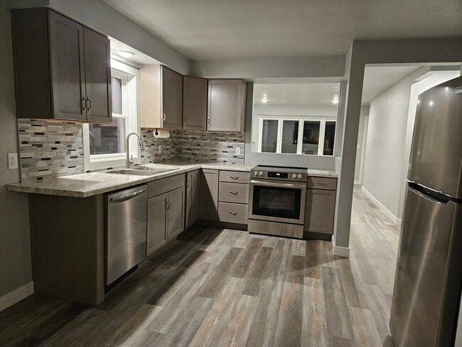 Photo - 1702 Gross Ave