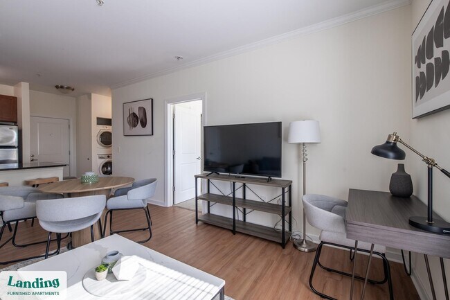 Photo - 2001 E Broad St Unidad 412.1407063