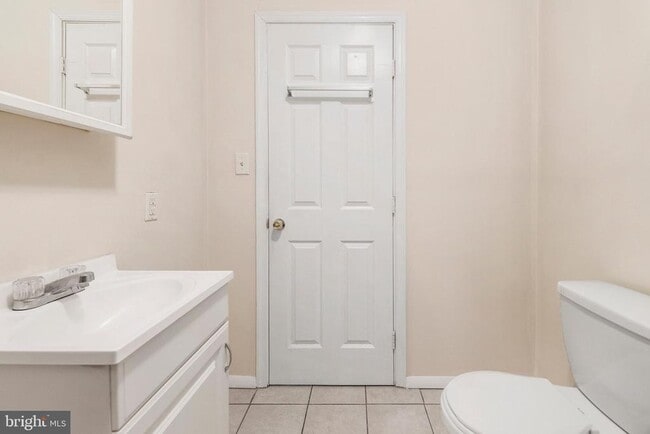 Photo - 1933 Christian St Unidad 24