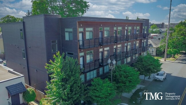 Building Photo - Broadway Apartments