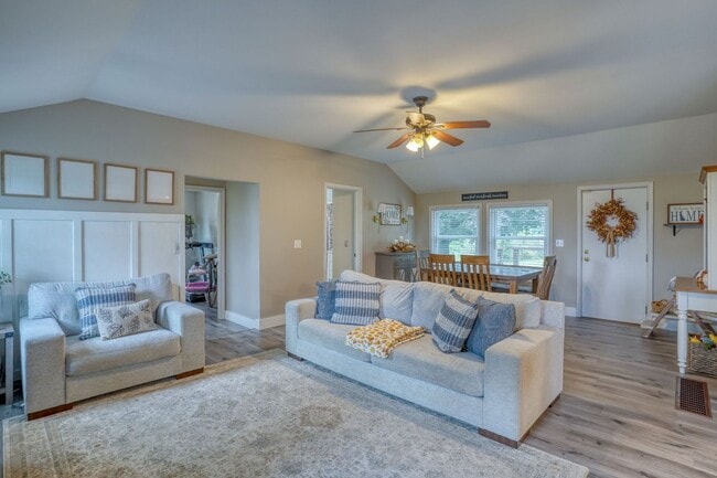 Photo - Just What You Have Been Looking For a Sing...