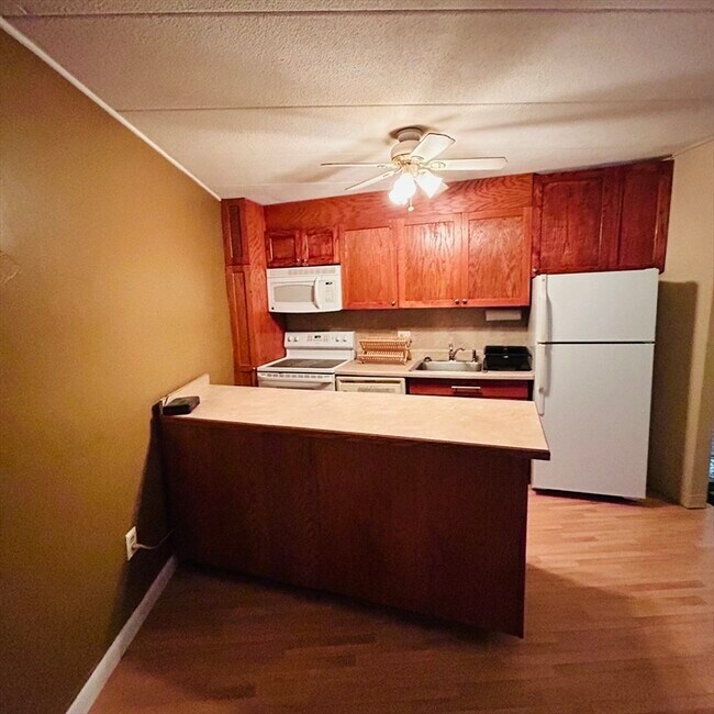 152 Turner Rd Apartment Unit 58 Holliston, MA