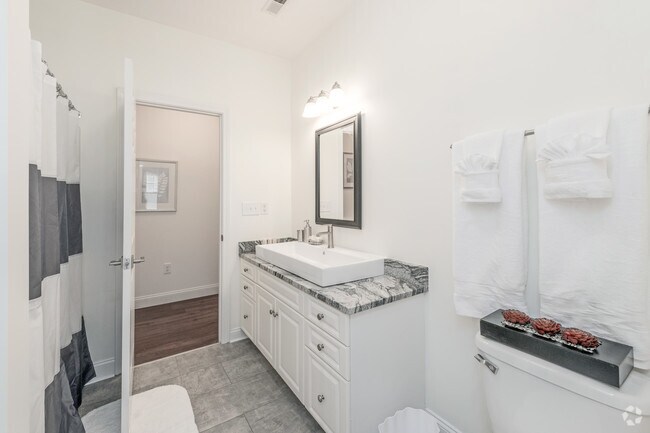 2 BR, 2 BA