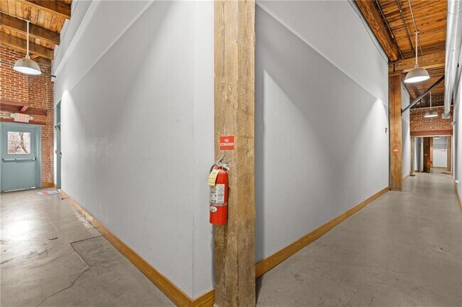 Photo - 644 Wells St SW Unit 10