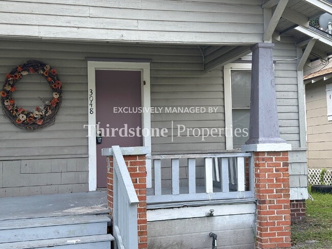 Photo - 3048 Hunt St