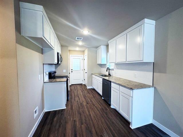 Photo - 2385 Miller St