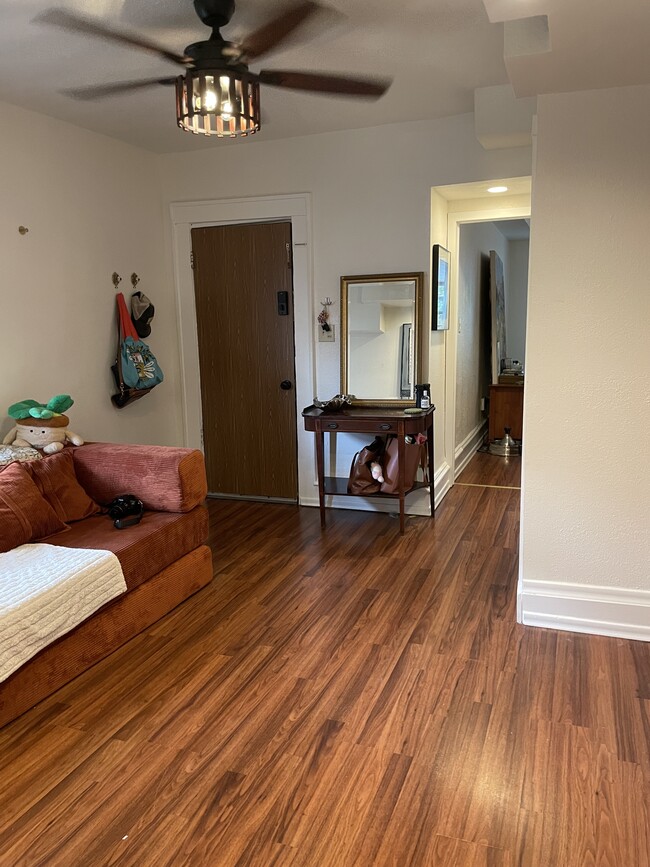 Building Photo - 1611 Grand St NE Unit 2 Rental
