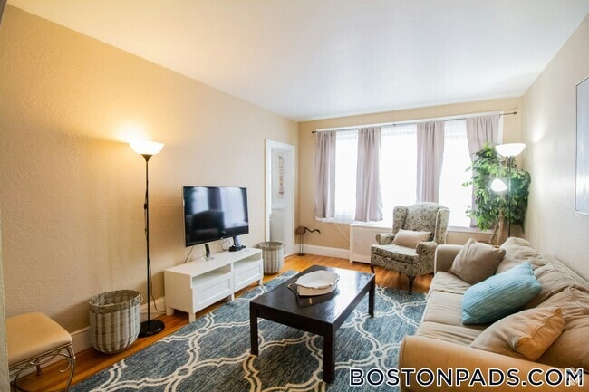 Building Photo - 90 Kilsyth Rd Rental