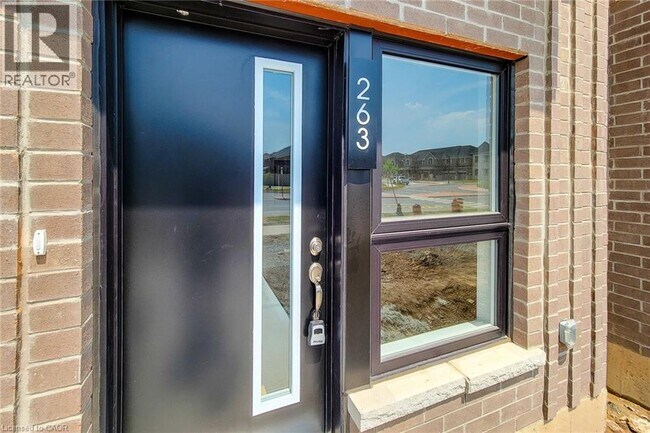 Photo - 263 Burke St