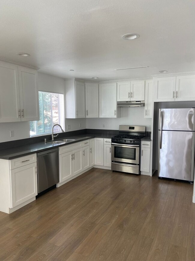 Photo - 11514 Emelita St Unidad 11514