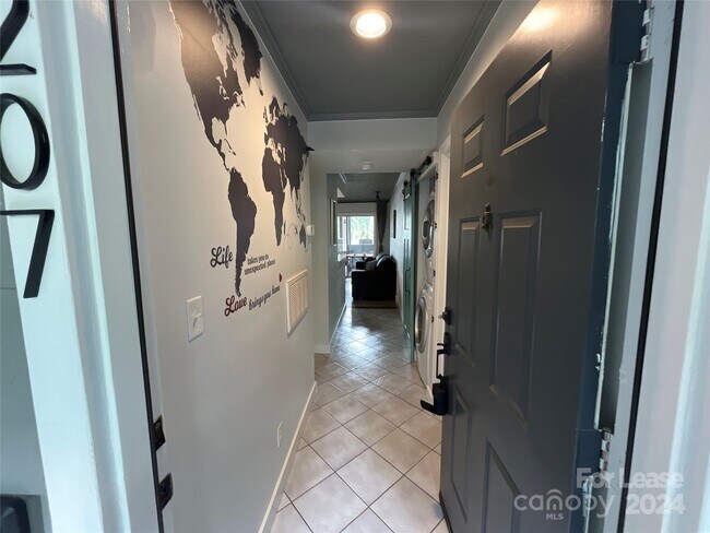 Photo - 207 Northwest Dr