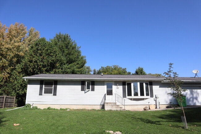 Photo - 108 E Davis St