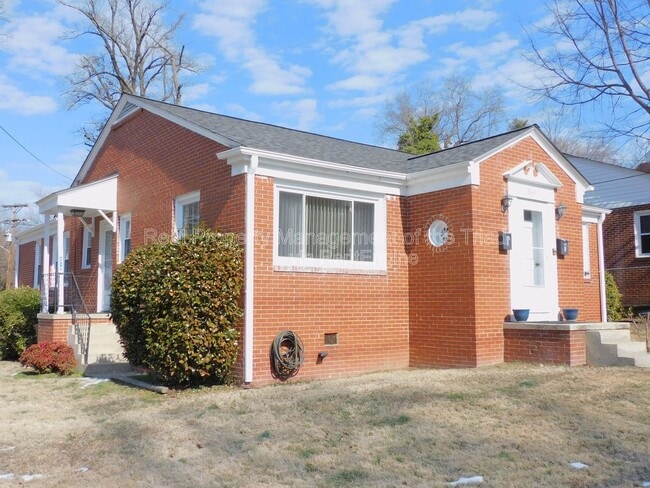 Building Photo - 2644 Walker Ave