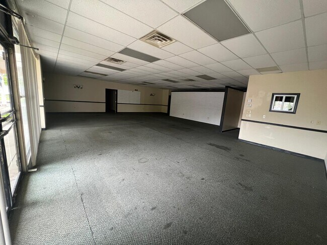 1424 Wooster Rd.