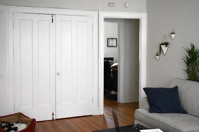 Photo - 3839 N Greenview Ave