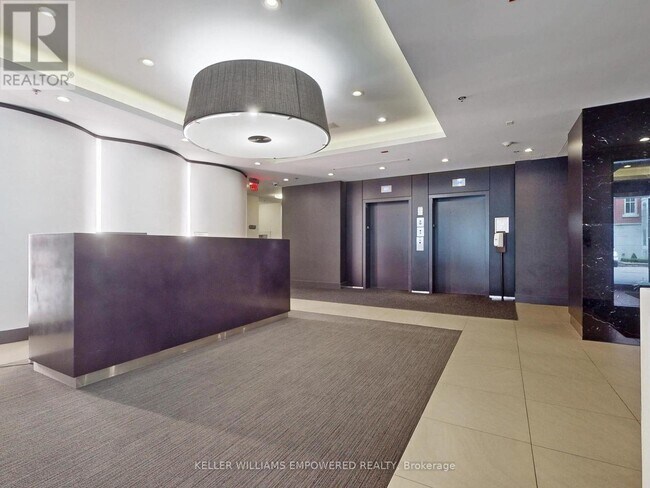 Photo - 377 Madison Ave Unité 307