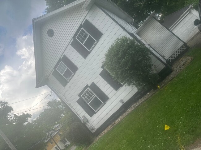 Photo - 615 W Morrell St