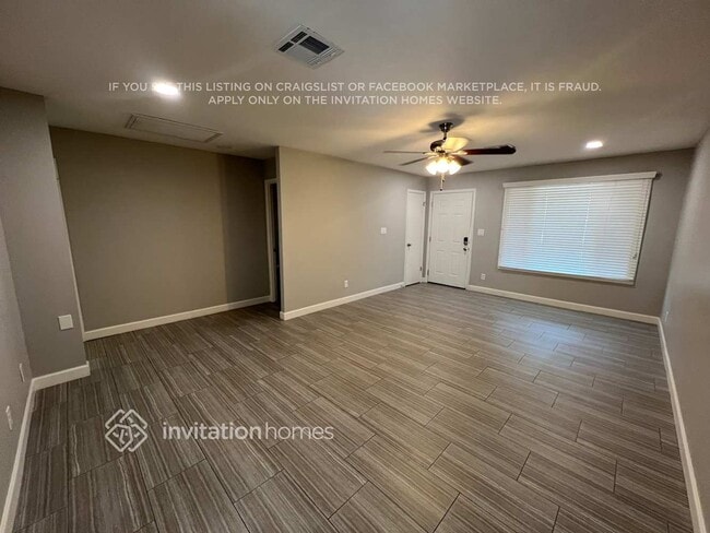 Photo - 2461 E Manhatton Dr