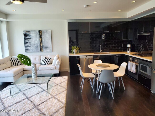 Photo - 4422 N 75th St Apartment Unit 5005