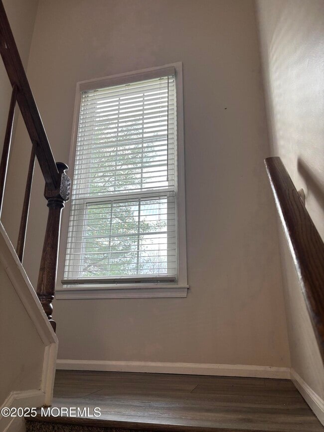 Photo - 481 Hawthorne Pl