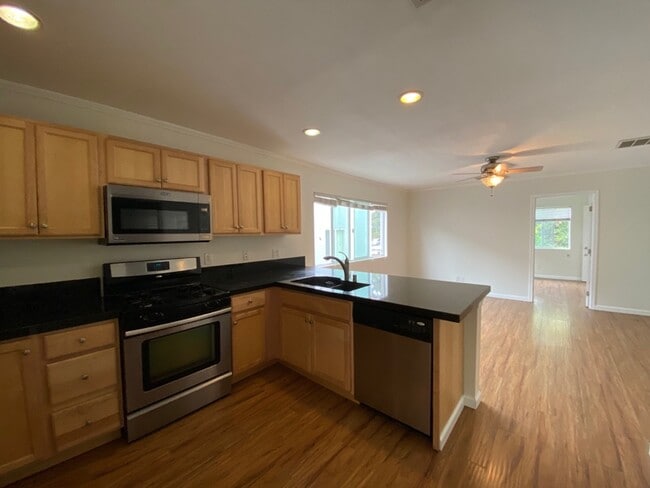 Photo - 5540 Franklin Ave